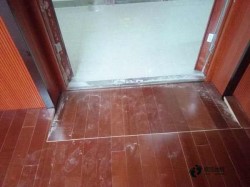 單層龍骨籃球場館地板怎么保養