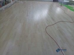 籃球木地板為什么會鼓起來